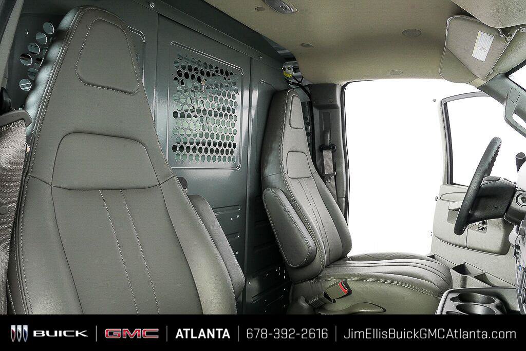 New 2025 GMC Savana 2500 w/ Driver Convenience Package RWD image 19