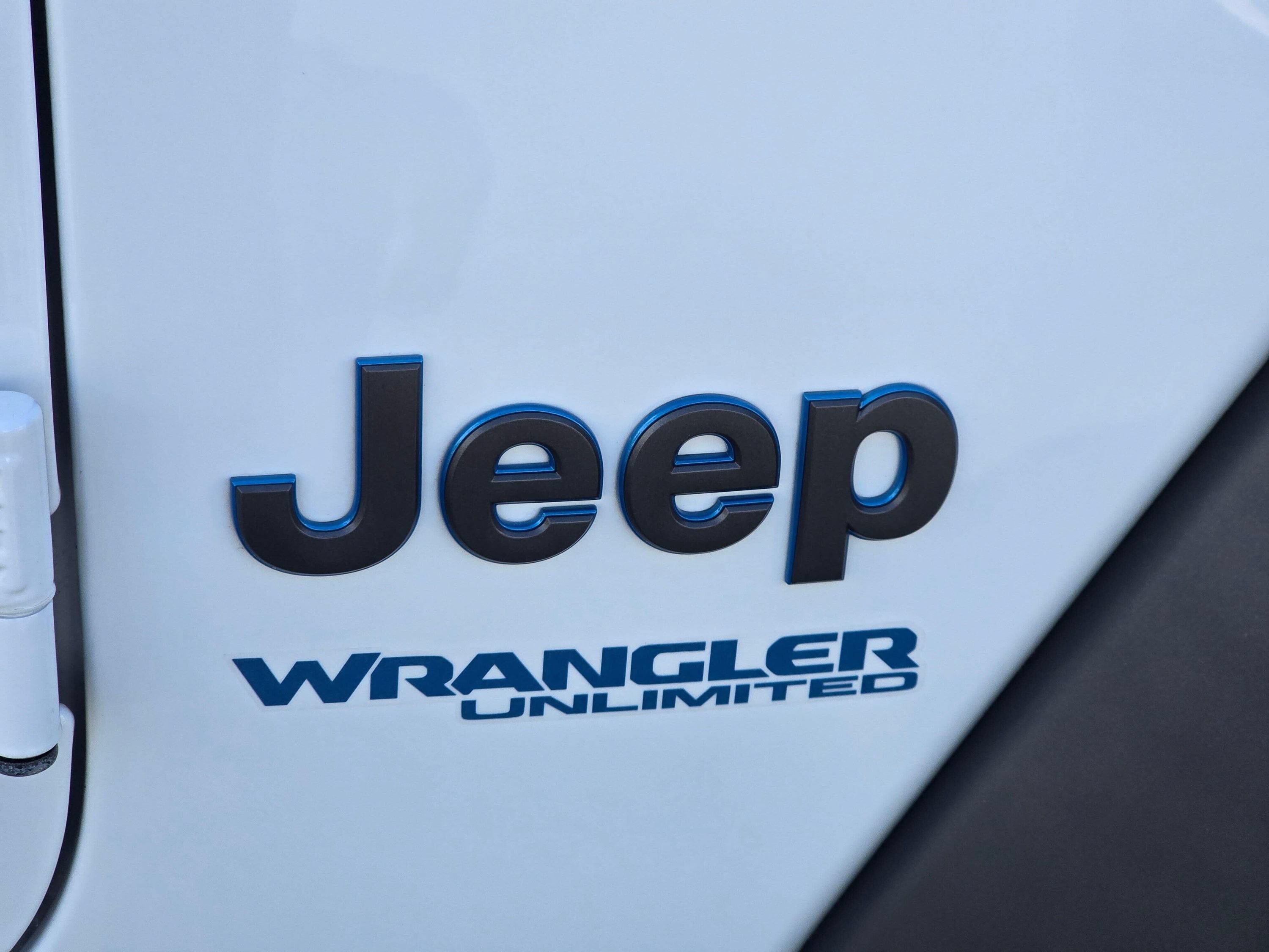Used 2021 Jeep Wrangler Unlimited Rubicon 4xe w/ Steel Bumper Group AWD/4WD image 31