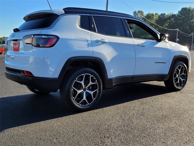 Used 2025 Jeep Compass Limited image 3