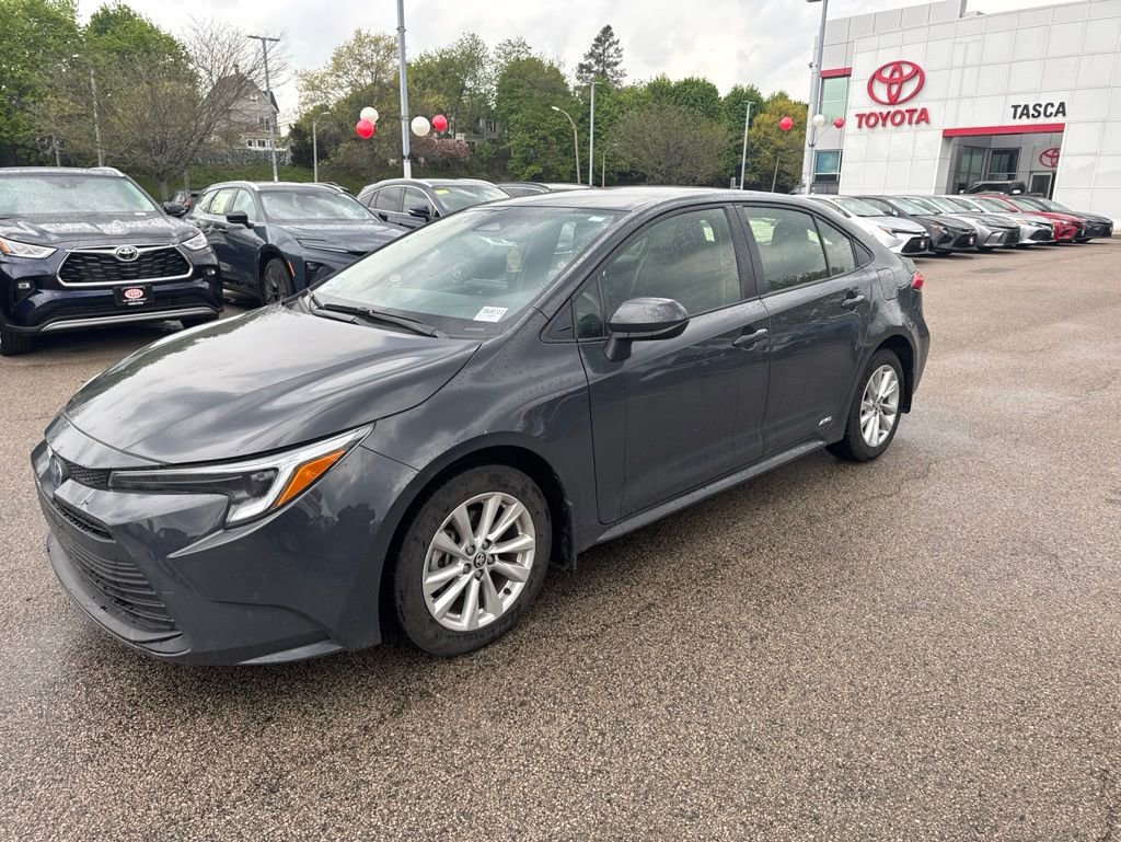 Used 2025 Toyota Corolla LE w/ LE Premium Package AWD/4WD image 6