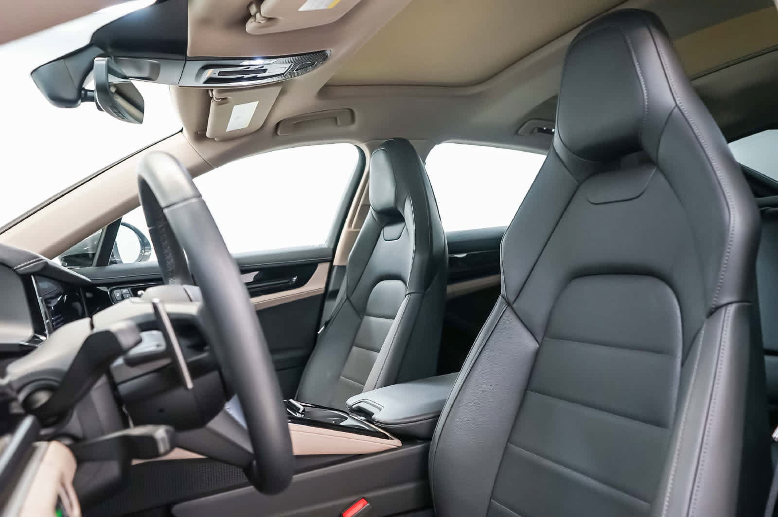 Certified 2025 Porsche Panamera RWD image 5