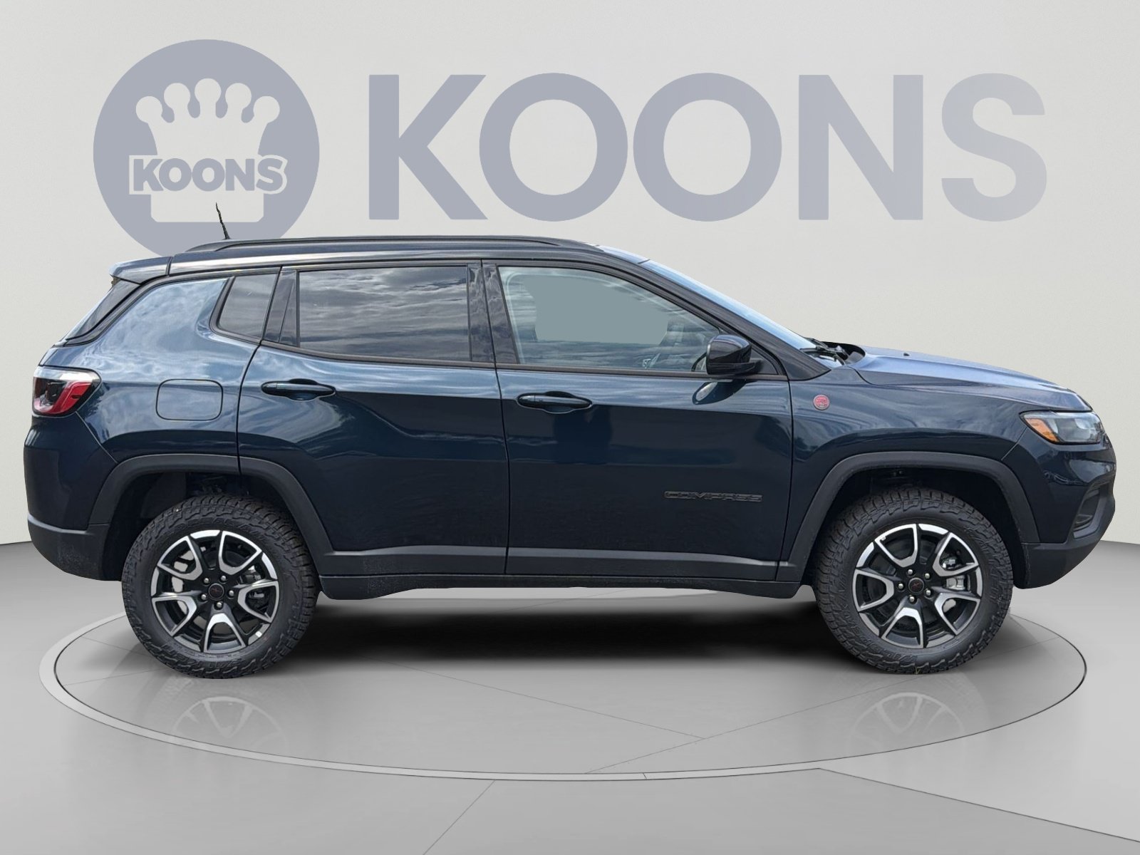 New 2026 Jeep Compass Trailhawk w/ Sun, Sound & Navigation Group AWD/4WD image 8