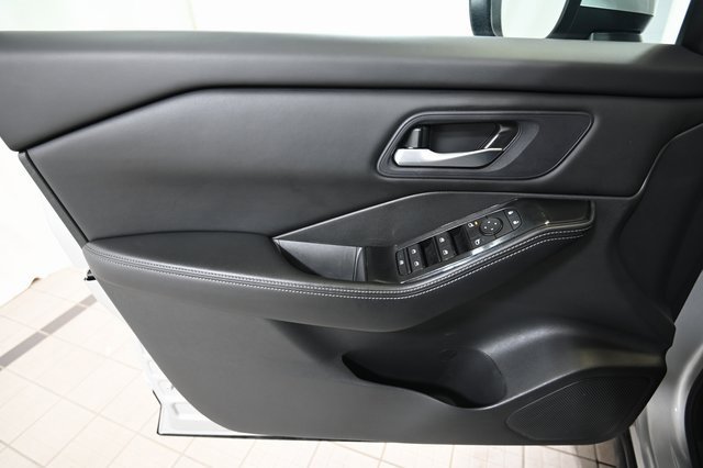 Used 2024 Nissan Rogue SV image 21