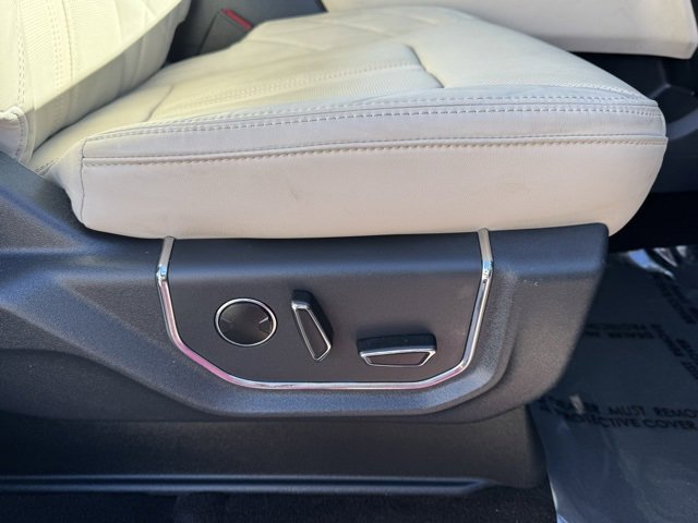 Used 2022 Ford Expedition Platinum image 25