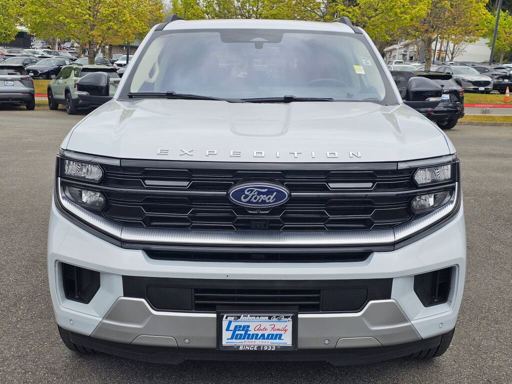 Used 2025 Ford Expedition Platinum AWD/4WD image 3