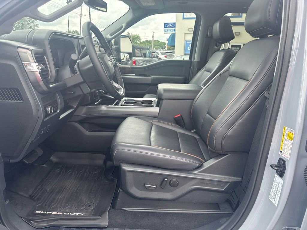 Used 2025 Ford F350 Lariat w/ Lariat Ultimate Package AWD/4WD image 10