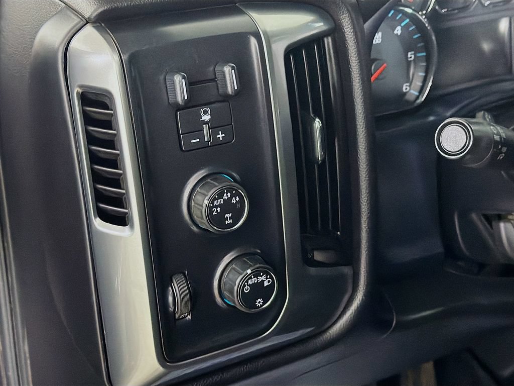 Used 2016 Chevrolet Silverado 1500 LT AWD/4WD image 11