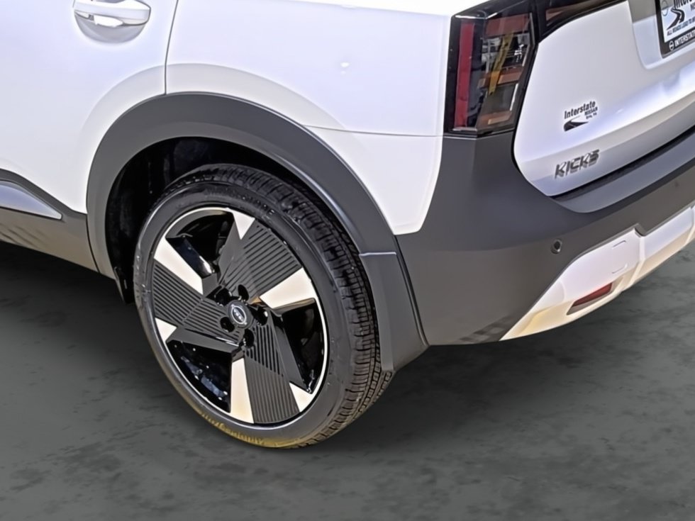 New 2026 Nissan Kicks SR w/ Illumination Package AWD/4WD image 11
