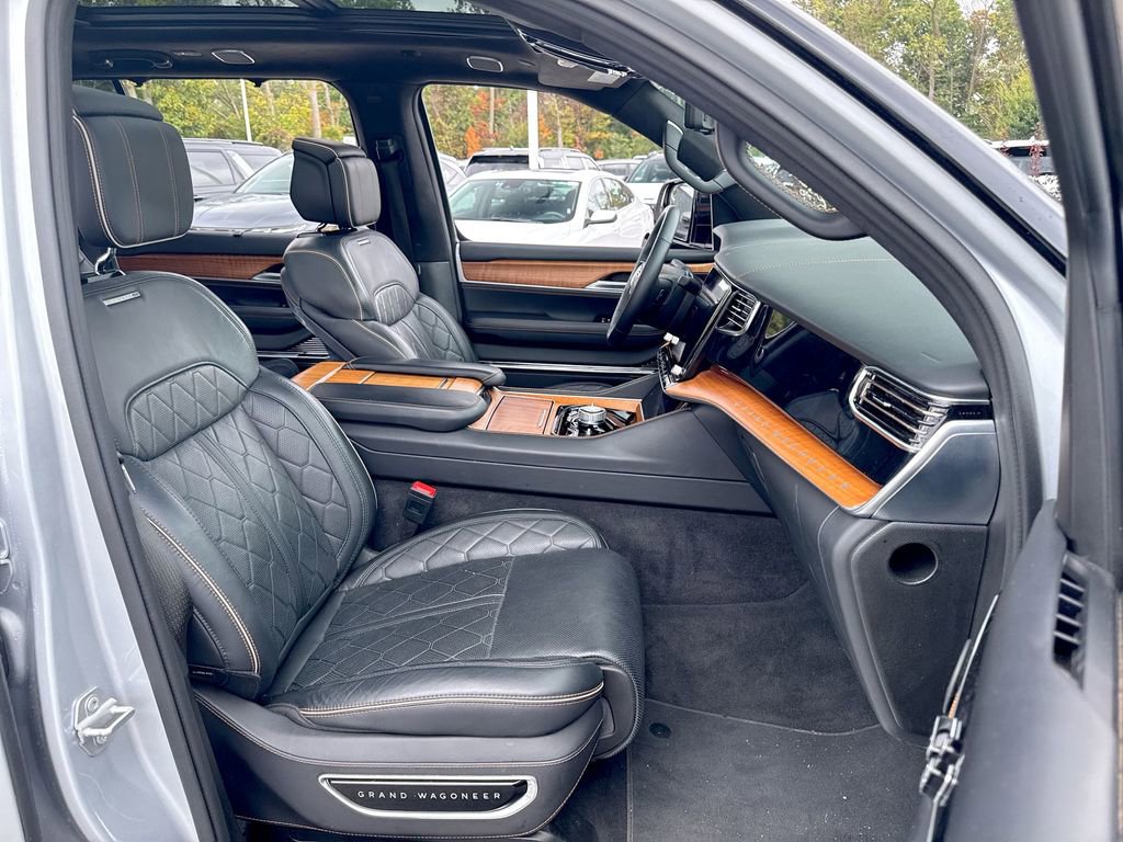 Used 2024 Jeep Grand Wagoneer L Series III image 35