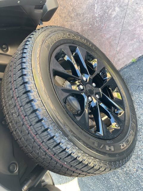 Used 2023 Jeep Wrangler Unlimited Sahara w/ Cold Weather Group image 31