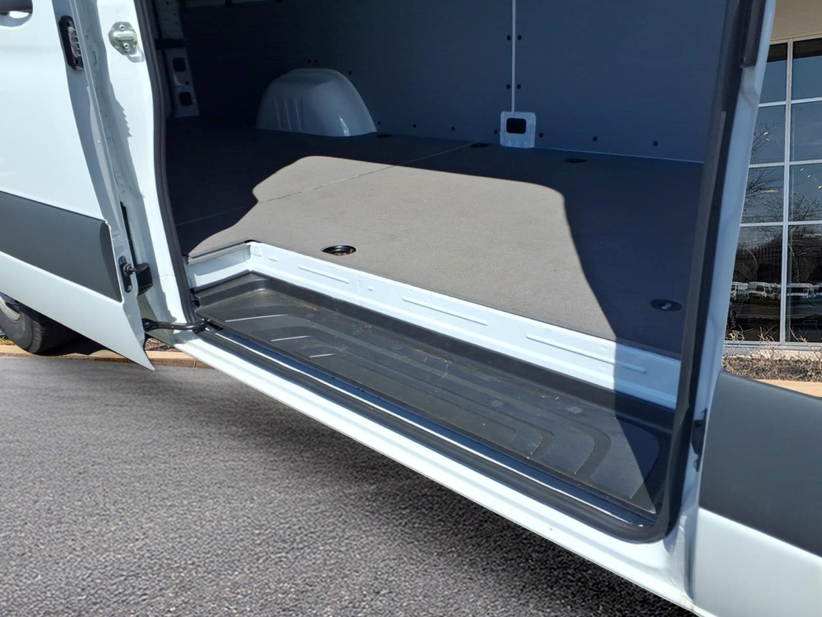 Used 2024 Mercedes-Benz Sprinter 2500 image 17