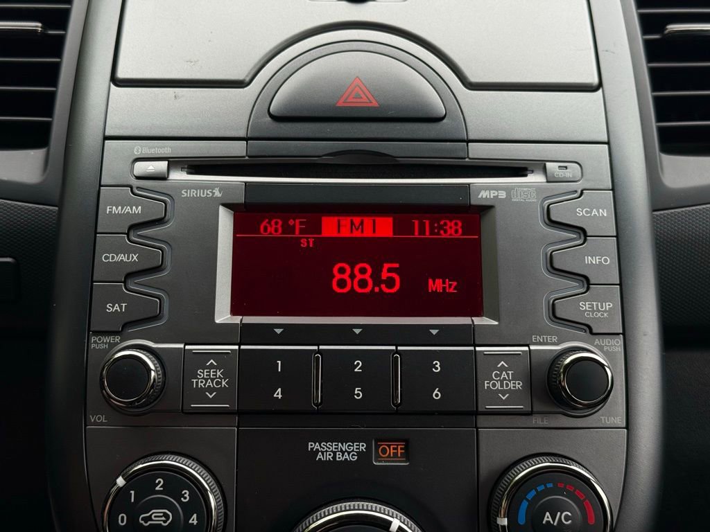 Used 2010 Kia Soul + FWD image 28