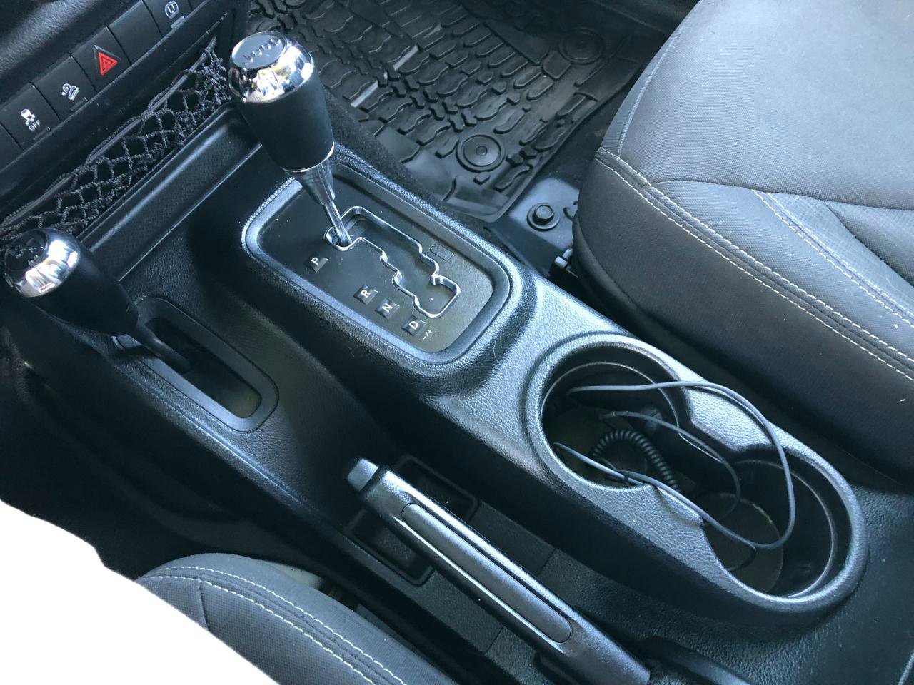 Used 2016 Jeep Wrangler Unlimited Rubicon image 41