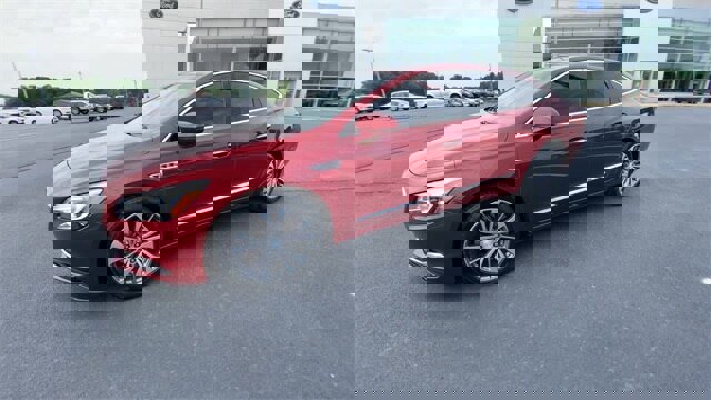 Used 2019 Buick LaCrosse Essence w/ Sights and Sounds Package image 4