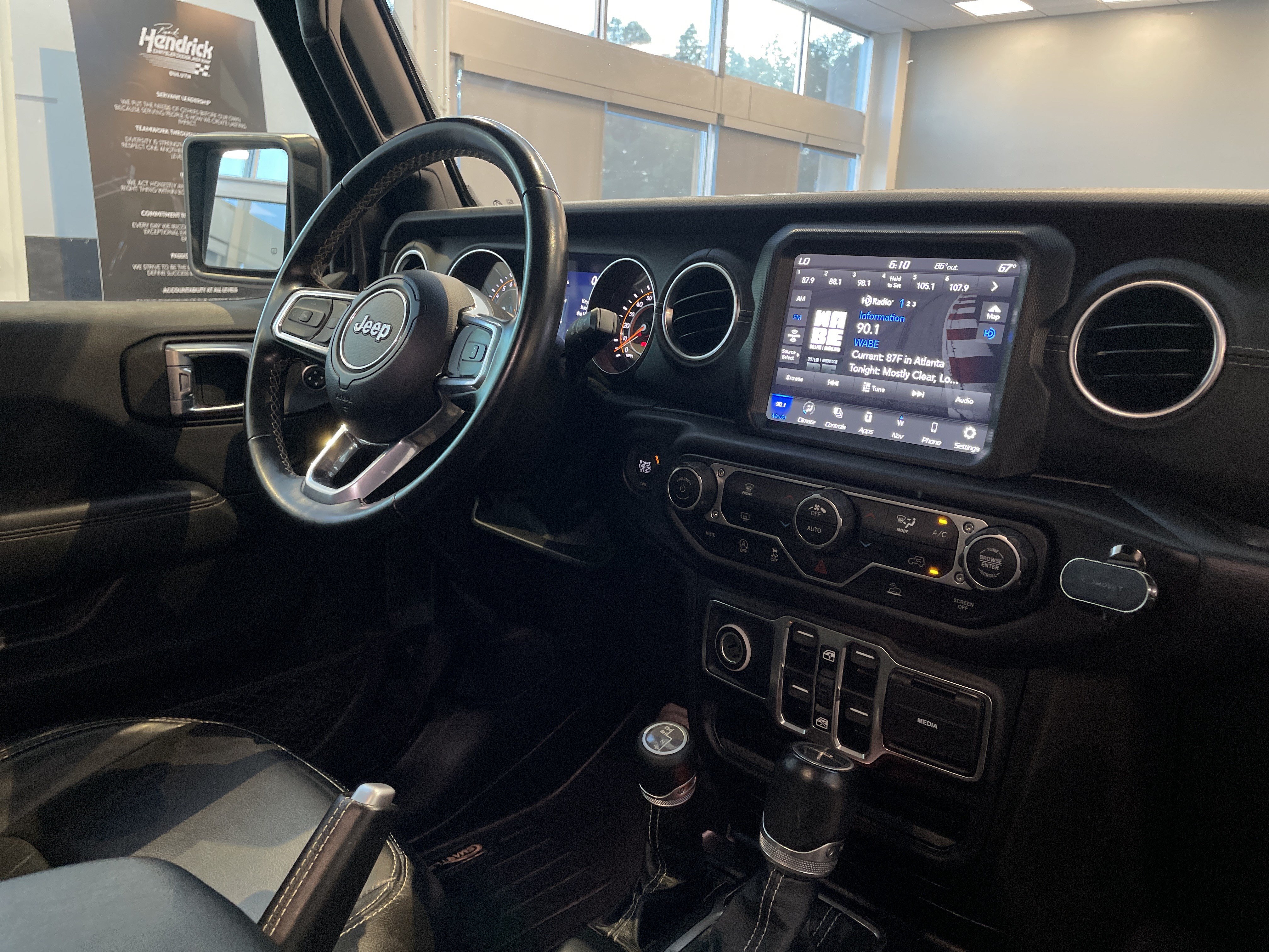 Used 2021 Jeep Gladiator Overland w/ Popular Equipment Package AWD/4WD image 33