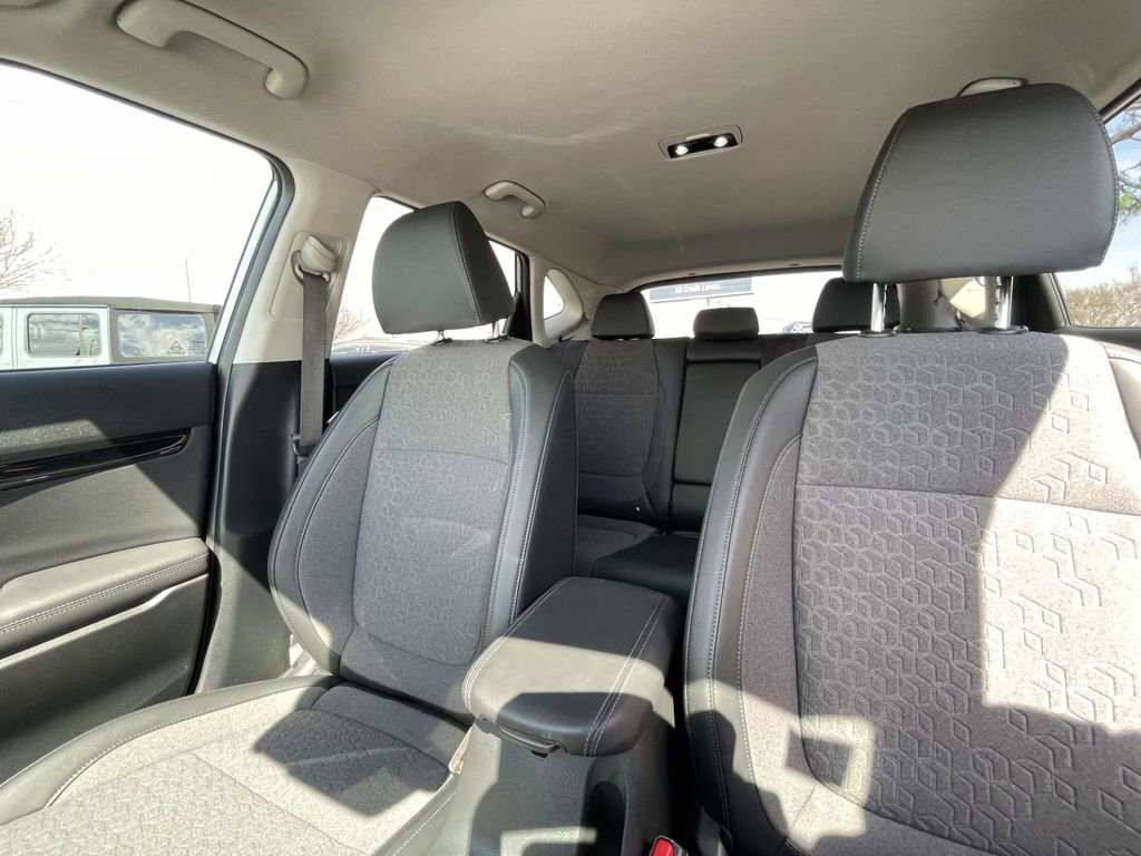 Used 2025 Kia Seltos X-Line AWD/4WD image 32