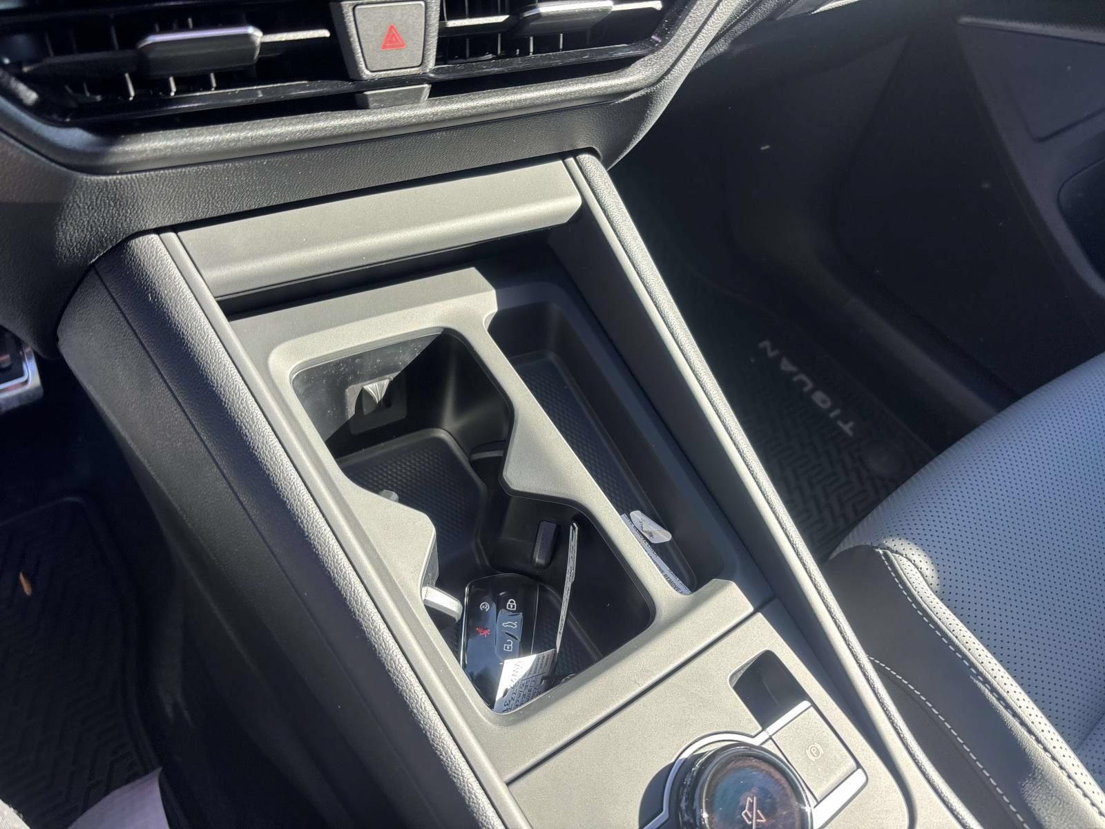 New 2026 Volkswagen Tiguan SE R-Line AWD/4WD image 23