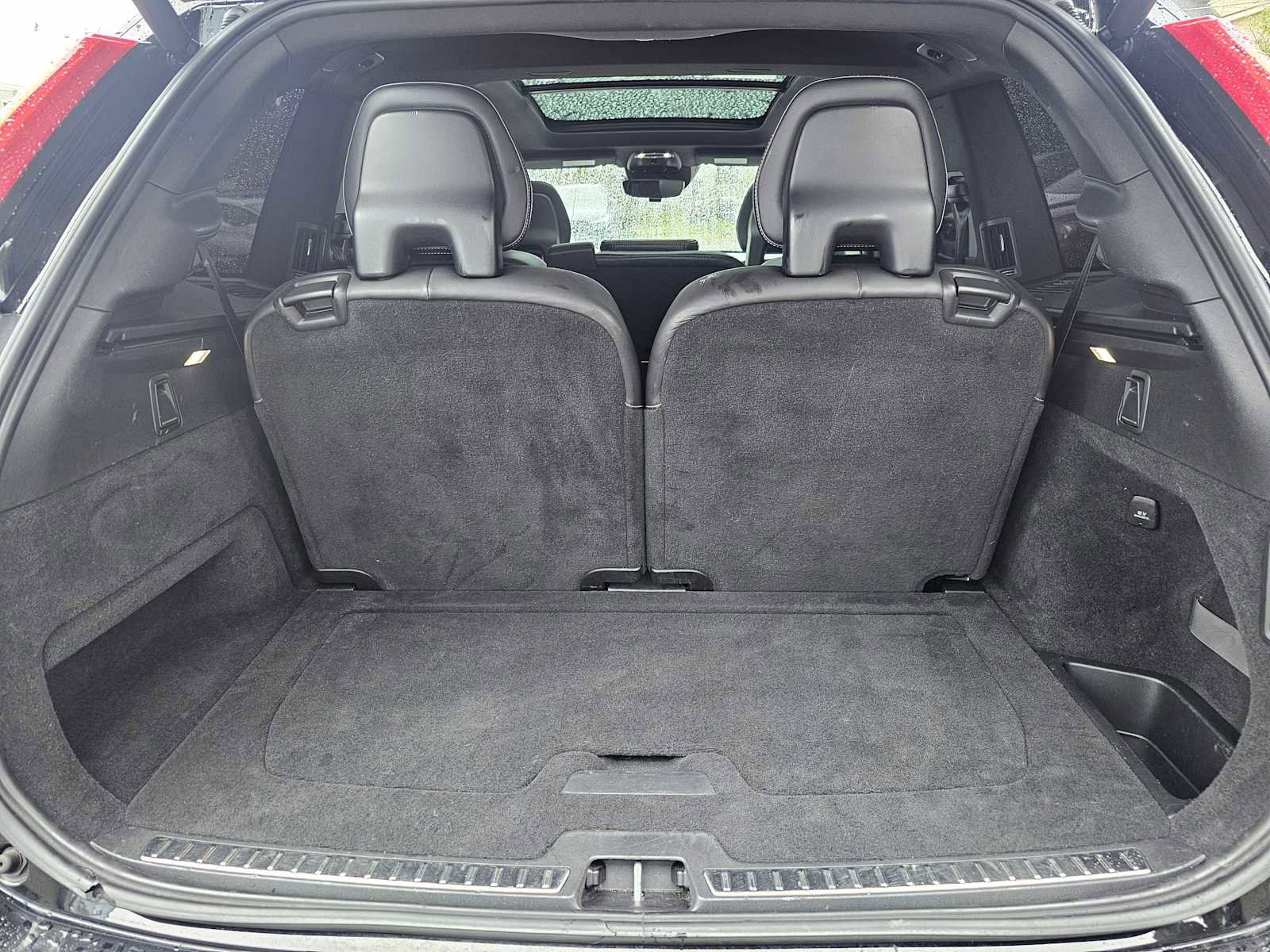 Used 2017 Volvo XC90 T6 R-Design w/ Vision Package image 17