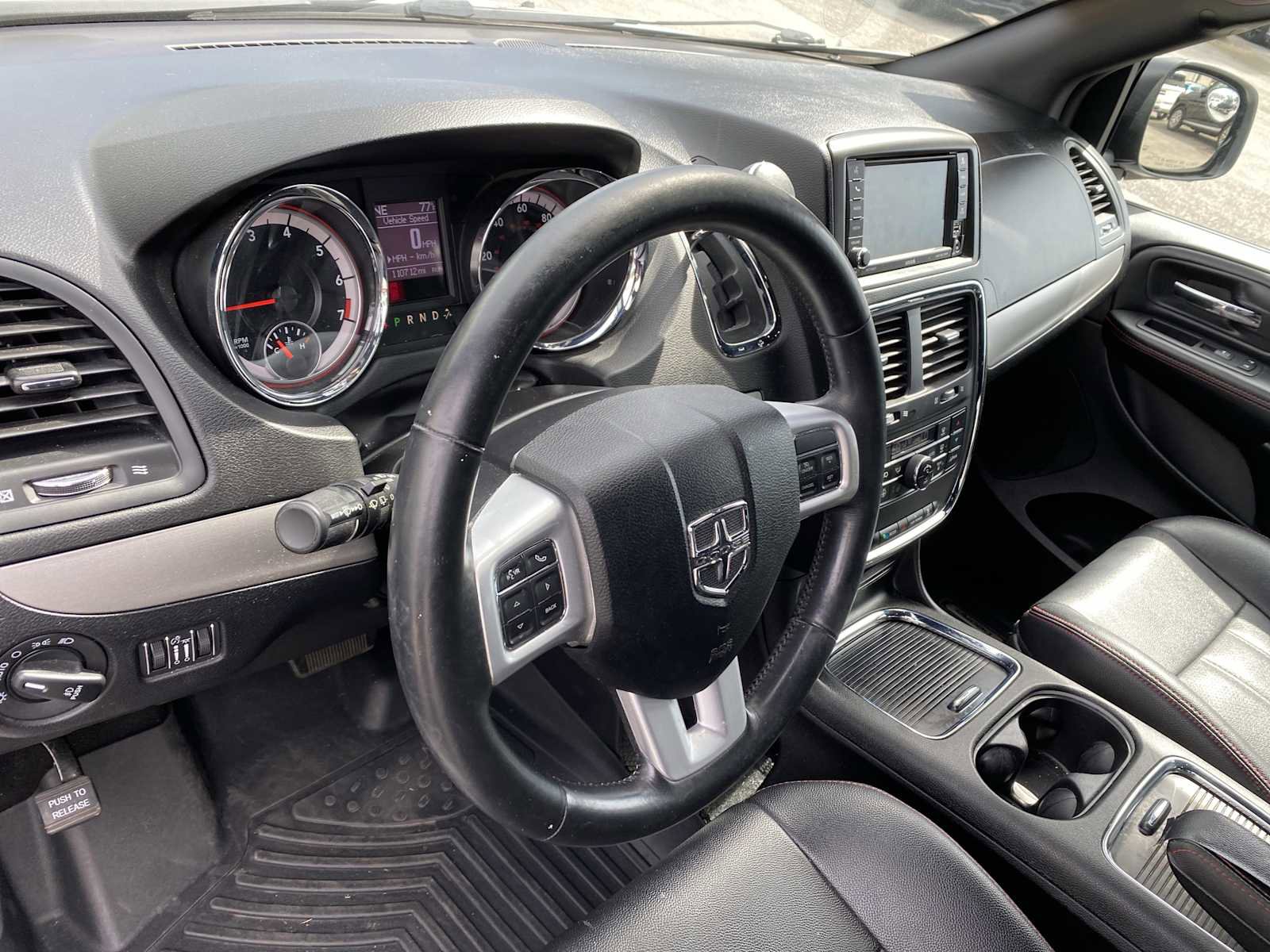Used 2019 Dodge Grand Caravan GT image 12