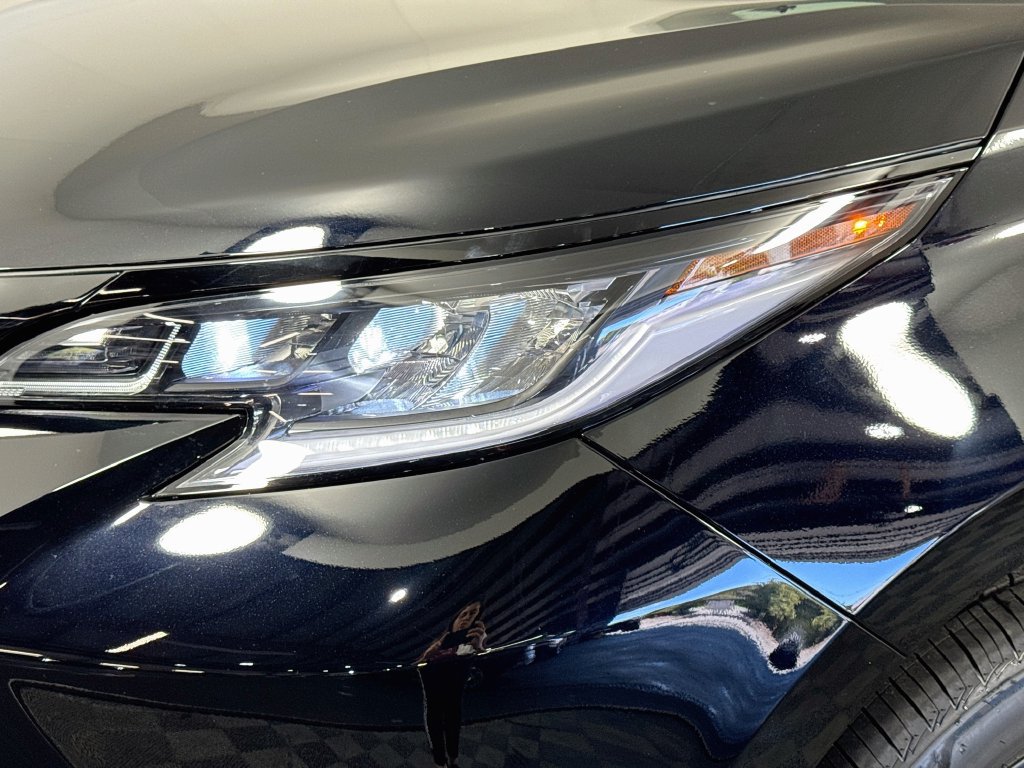 New 2026 Toyota Sienna XLE Woodland Edition AWD/4WD image 3