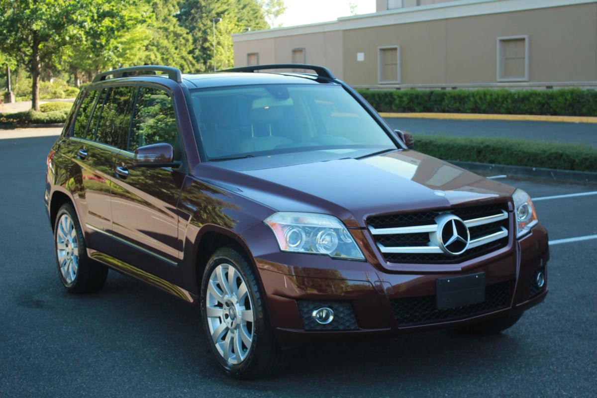 Used 2011 Mercedes-Benz GLK 350 4MATIC image 3
