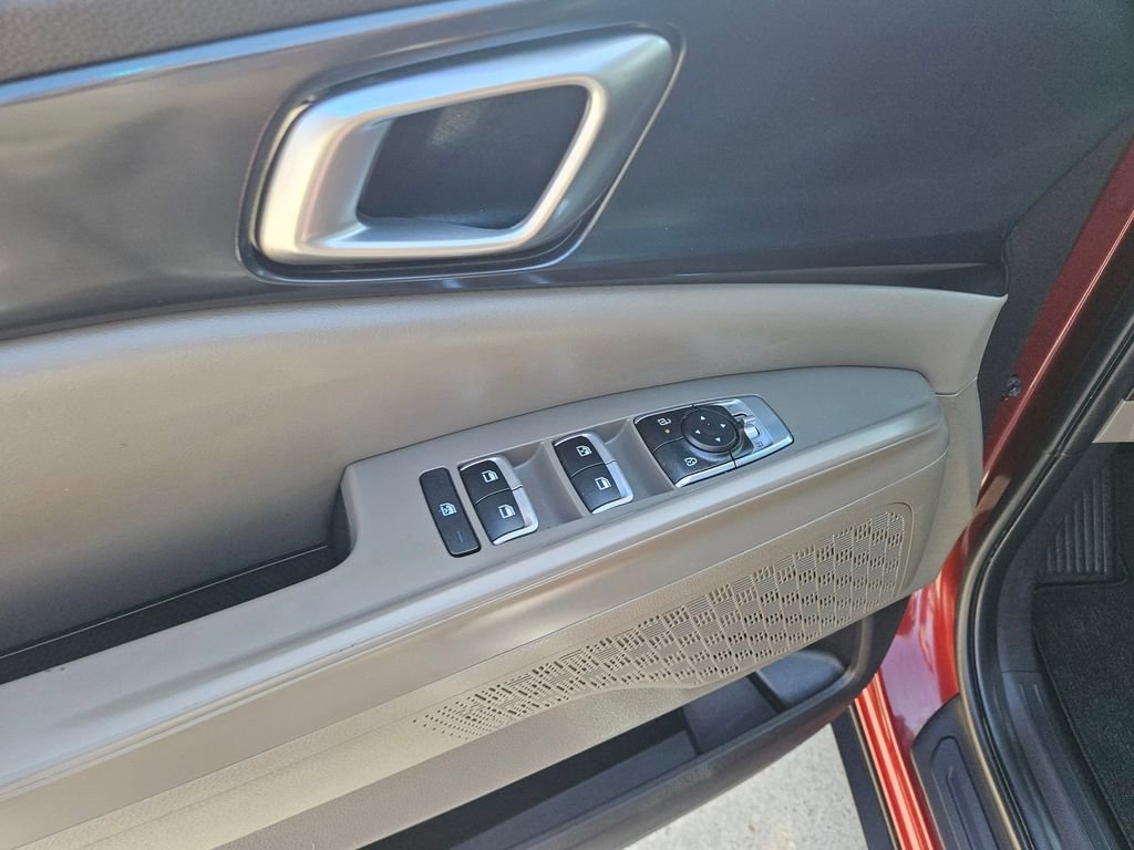 Used 2025 Kia Carnival image 15