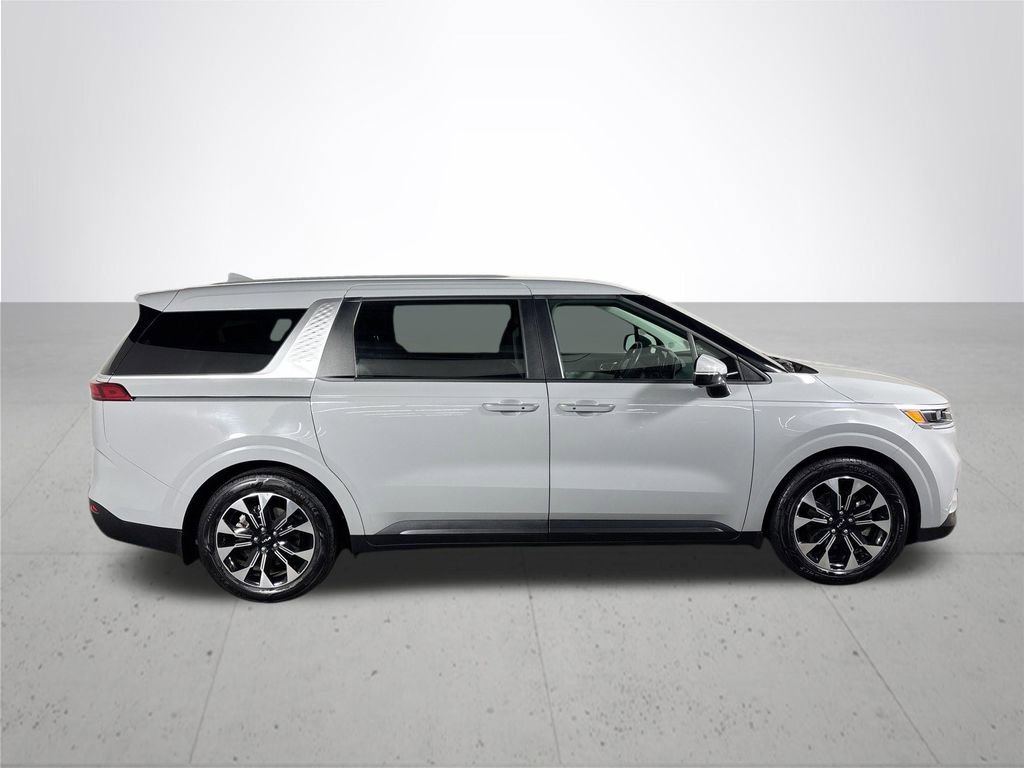 Certified 2024 Kia Carnival EX image 6