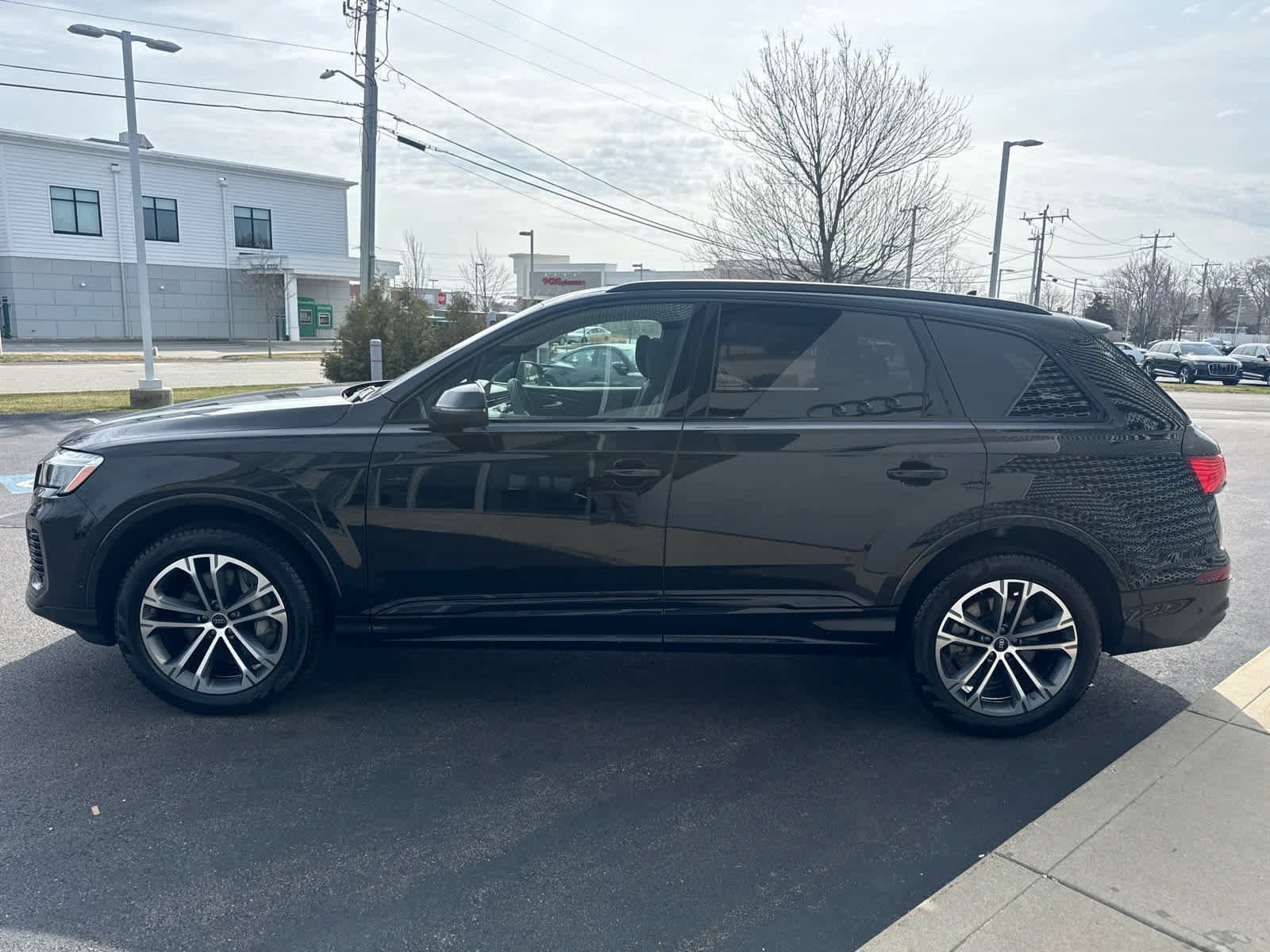 Used 2025 Audi Q7 2.0T Premium Plus w/ Premium Plus Package image 5