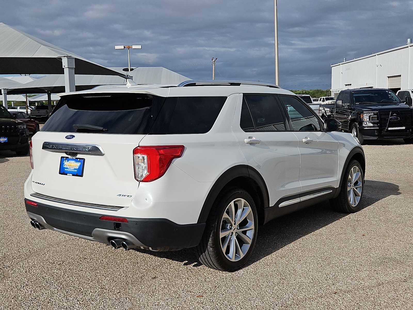 Used 2022 Ford Explorer Platinum w/ Equipment Group 601A AWD/4WD image 8