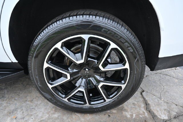 Used 2024 Chevrolet Tahoe RST w/ Luxury Package AWD/4WD image 13