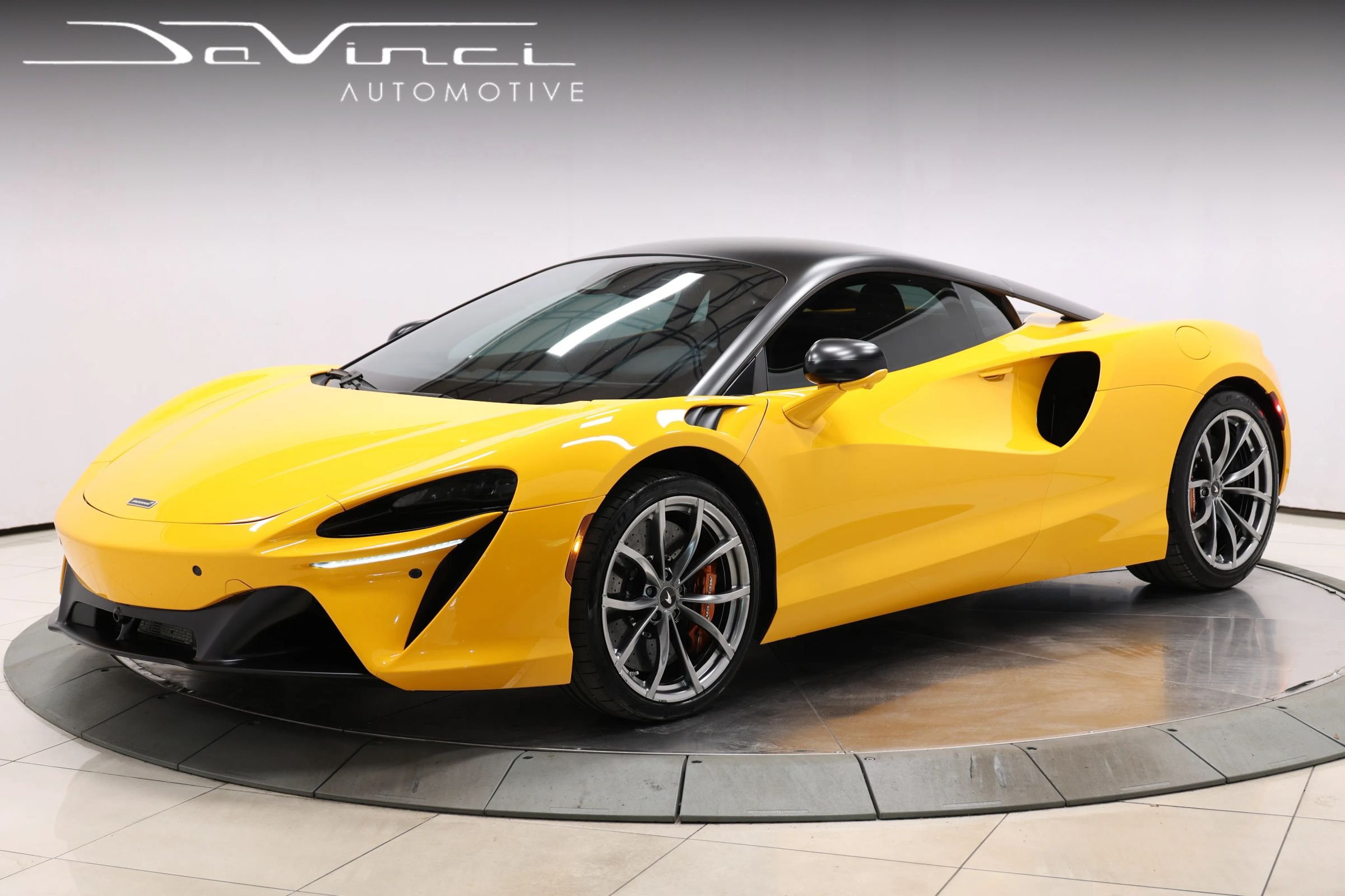 Used 2023 McLaren Artura RWD video 1