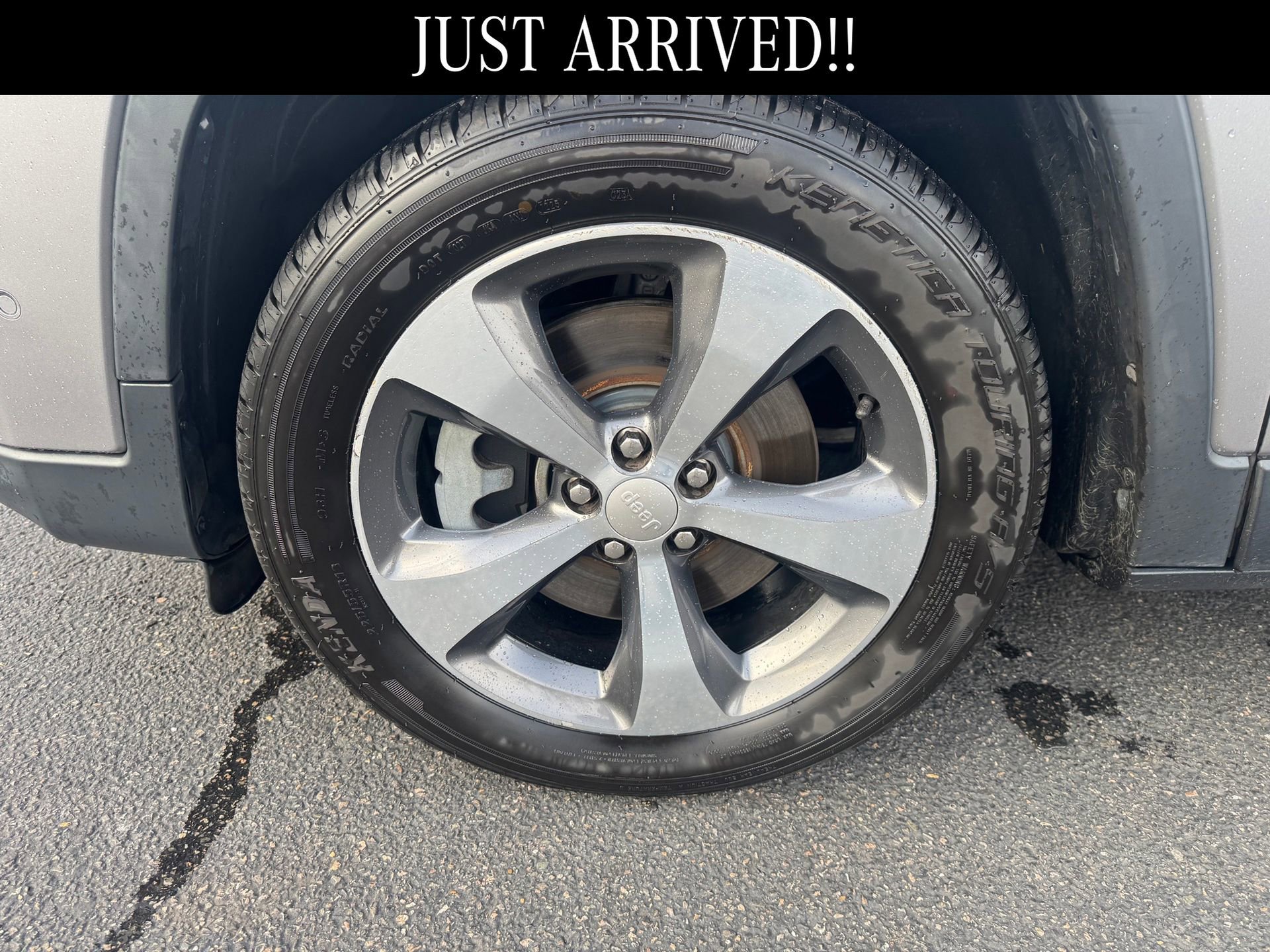 Used 2019 Jeep Cherokee Limited w/ Luxury Group image 5