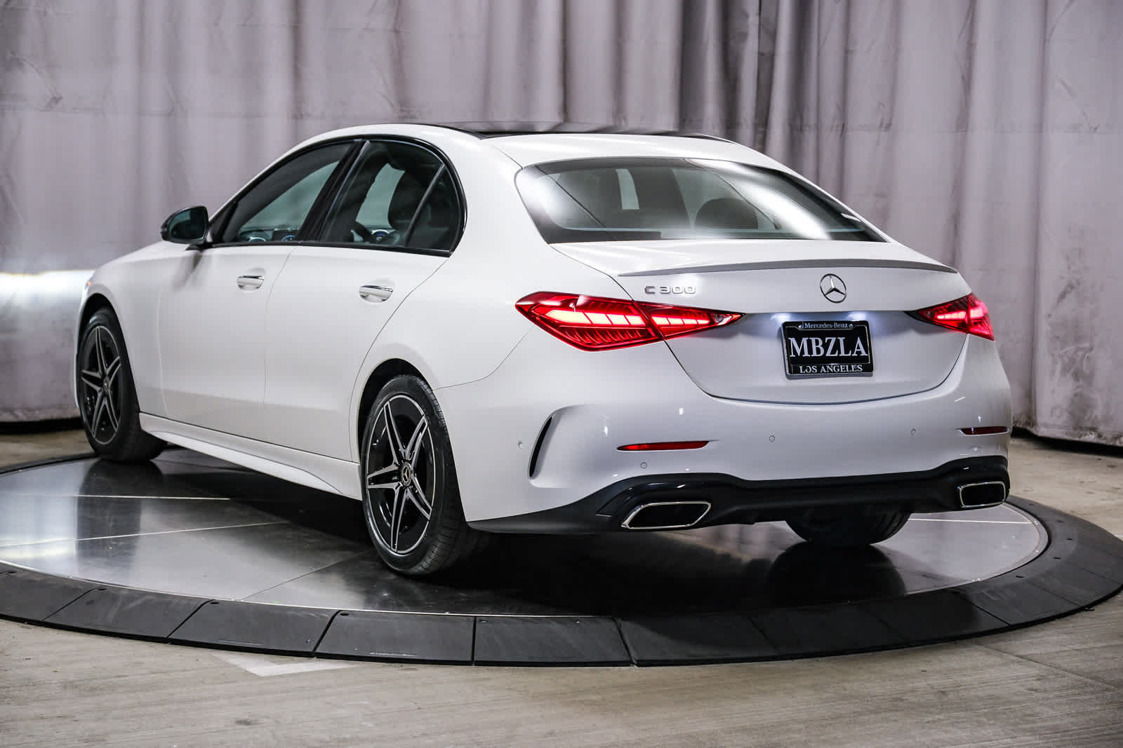 Used 2022 Mercedes-Benz C 300 Sedan image 2