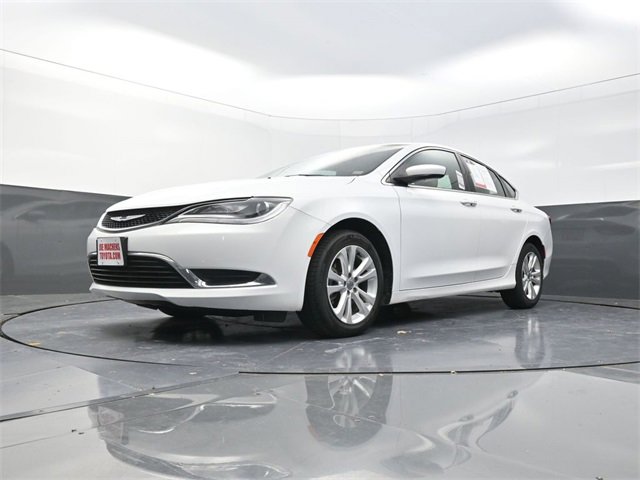 Used 2016 Chrysler 200 Limited image 29