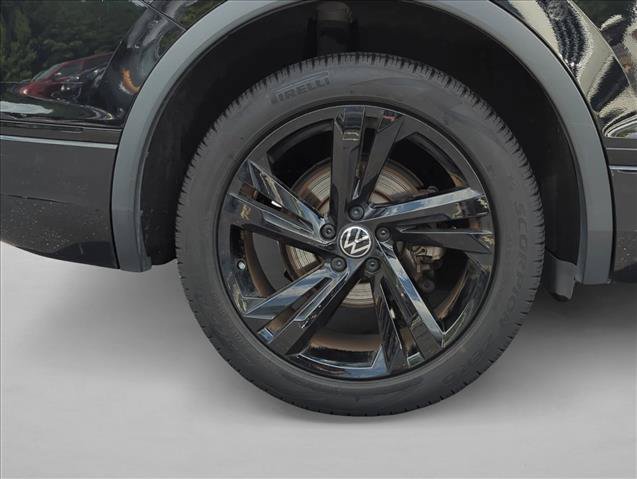 Used 2023 Volkswagen Tiguan SE R-Line FWD image 6