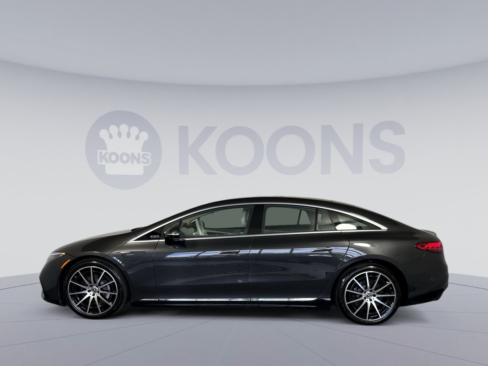 Used 2023 Mercedes-Benz EQS 580 4MATIC Sedan image 2