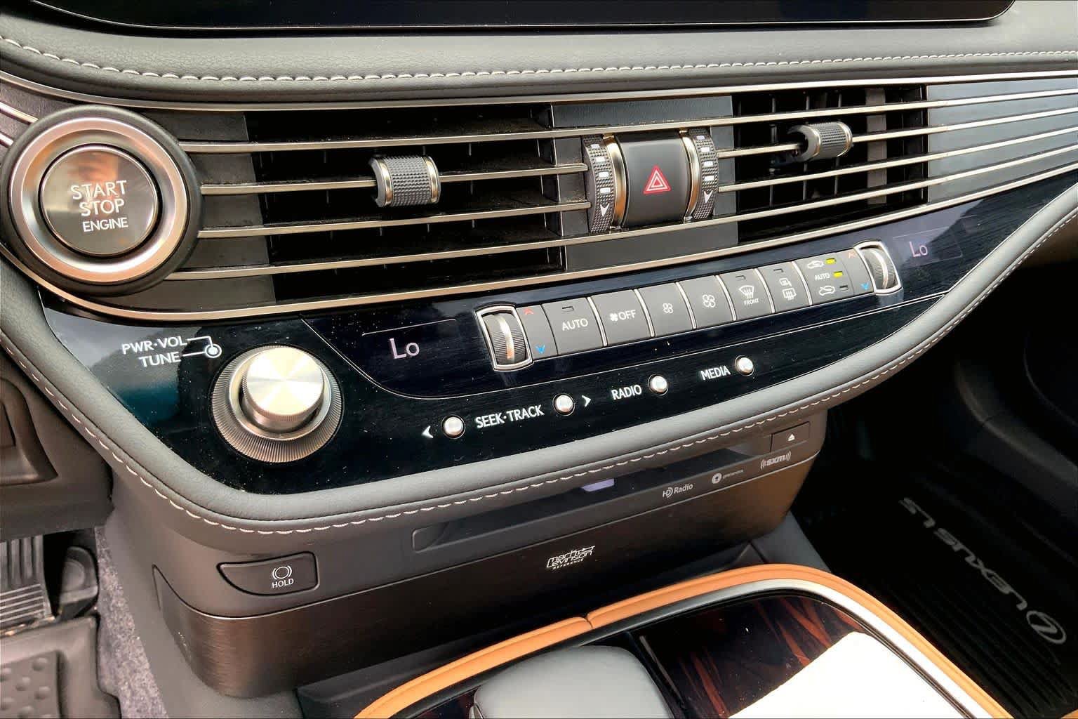 Used 2022 Lexus LS 500 w/ Interior Upgrade Package RWD image 31
