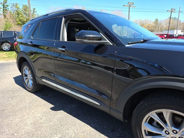 Used 2021 Ford Explorer Limited w/ Equipment Group 301A AWD/4WD image 32