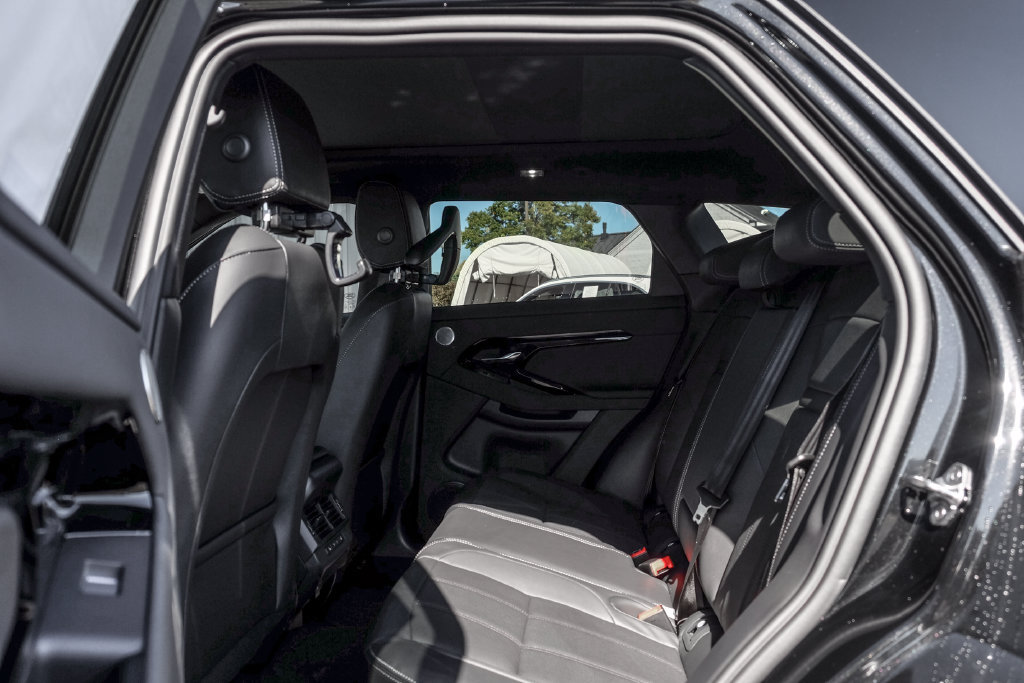 New 2026 Land Rover Range Rover Evoque Hoxton AWD/4WD image 17