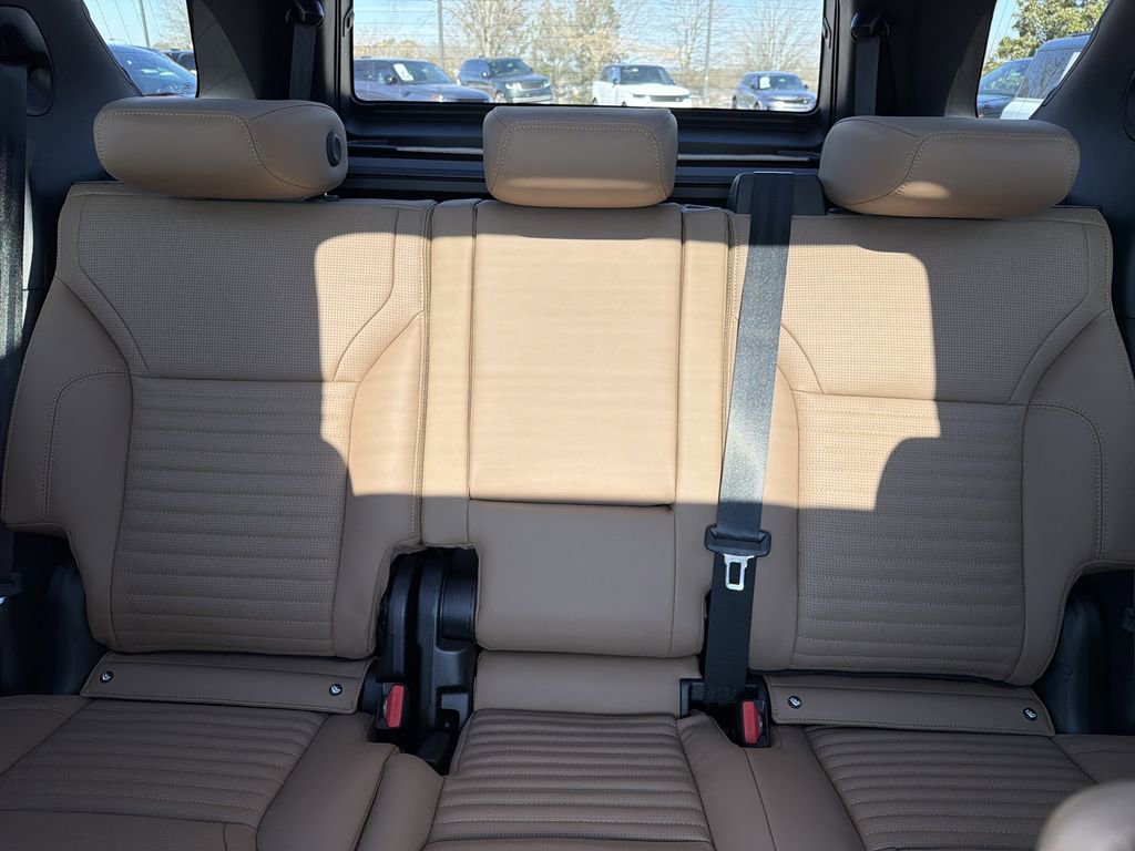 New 2026 Land Rover Discovery Dynamic SE image 29