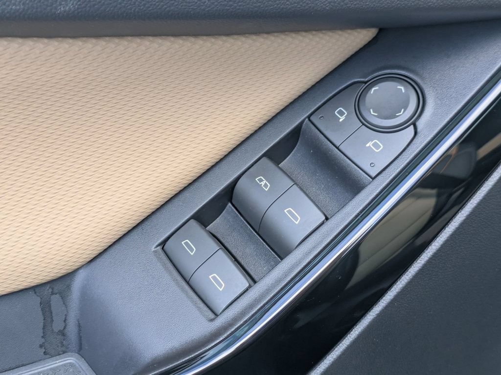 New 2026 Chevrolet Equinox ACTIV w/ Convenience Package III FWD image 10