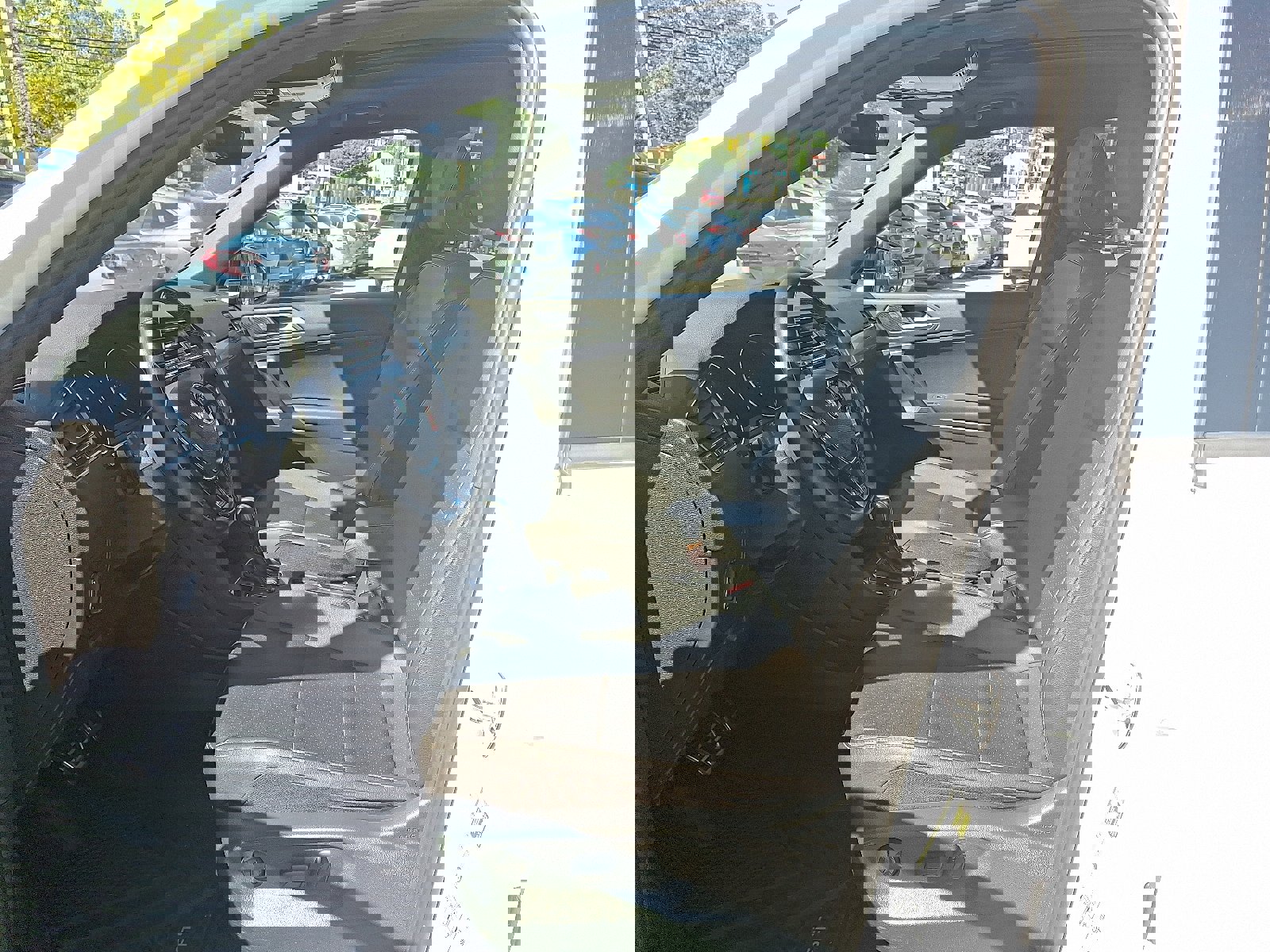 Used 2021 Volkswagen Tiguan SE R-Line image 13