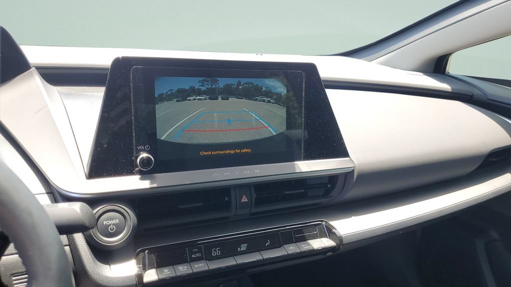 Used 2025 Toyota Prius LE FWD image 18