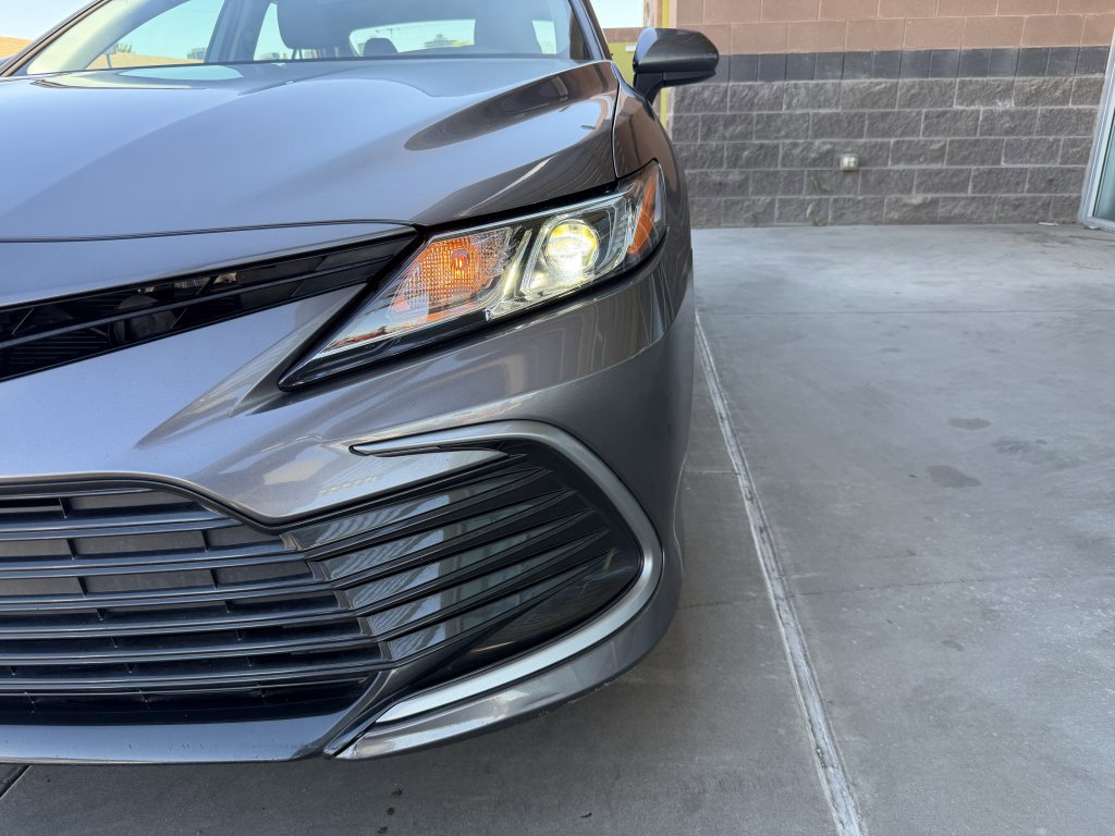 Used 2021 Toyota Camry LE image 11