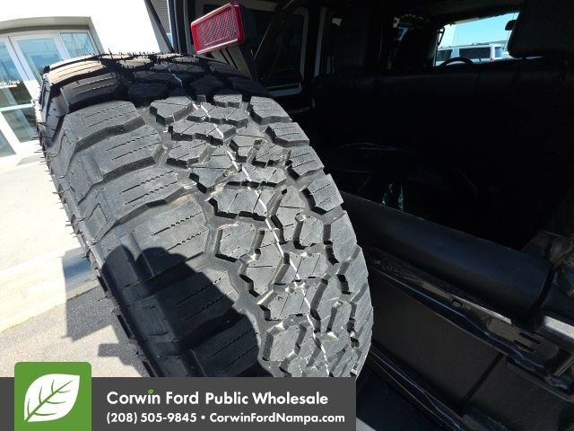 Used 2016 Jeep Wrangler Unlimited Rubicon w/ Dual Top Group image 18