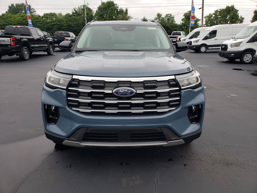 New 2026 Ford Explorer Active w/ Active Comfort Package AWD/4WD image 2
