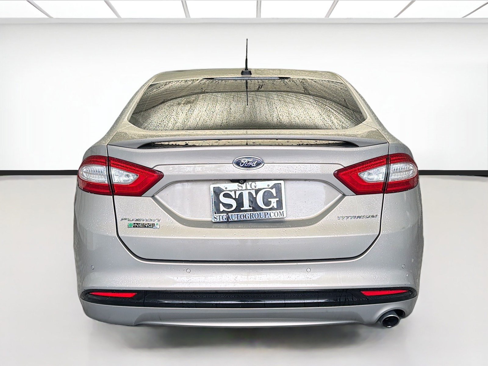 Used 2016 Ford Fusion Energi Titanium FWD image 5
