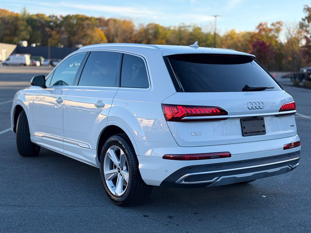 Used 2023 Audi Q7 3.0T Premium w/ Convenience Package AWD/4WD image 4