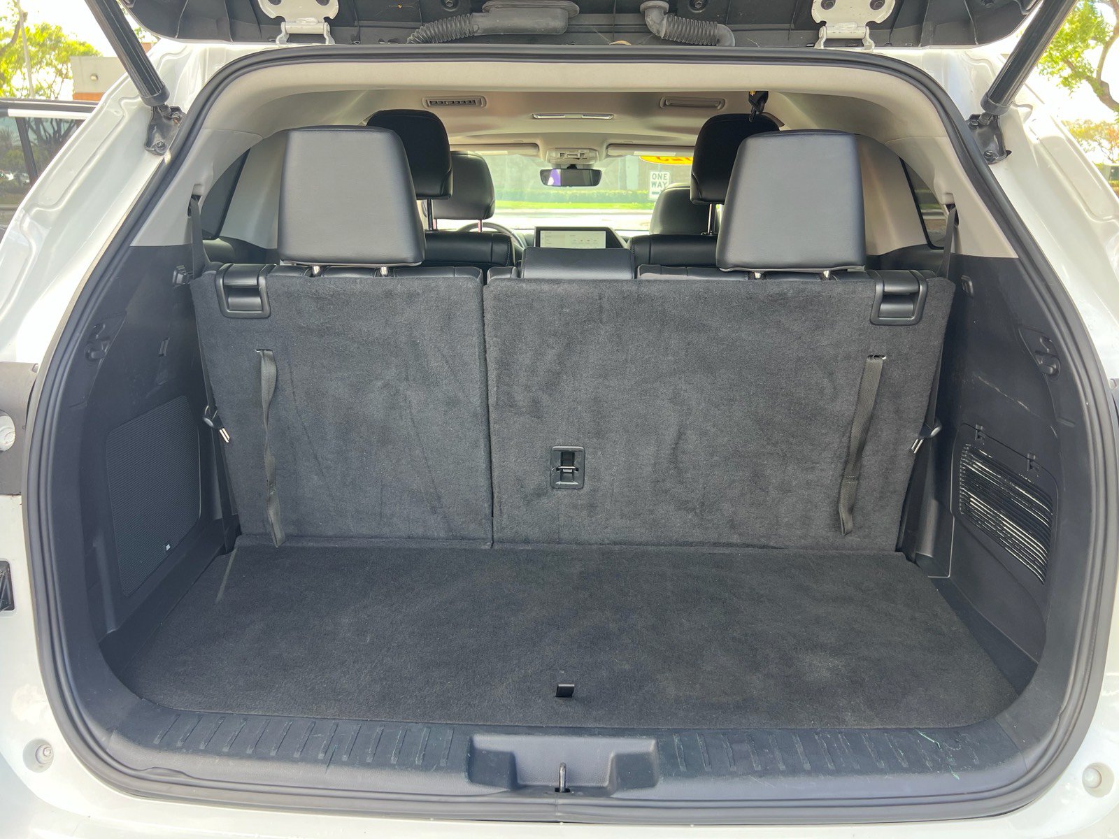 Used 2023 Toyota Highlander Limited FWD image 39