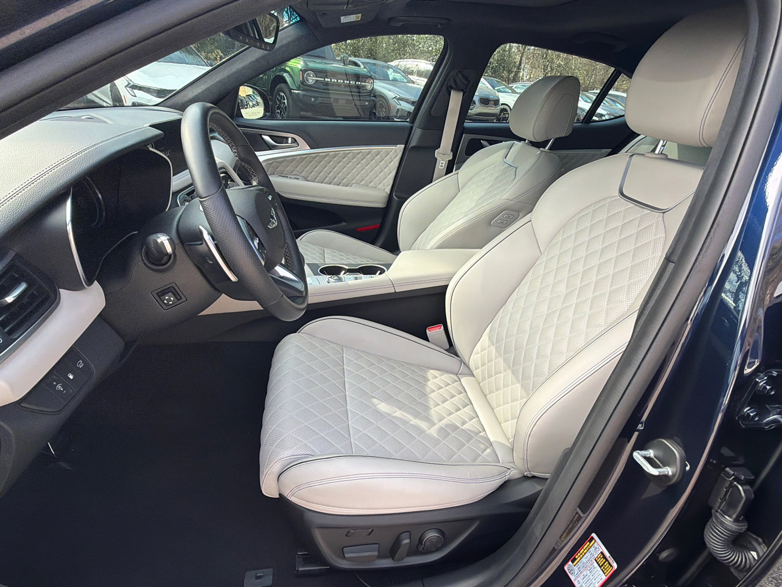 Used 2023 Genesis G70 3.3T w/ Sport Prestige Package image 9